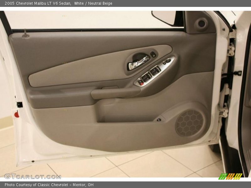 White / Neutral Beige 2005 Chevrolet Malibu LT V6 Sedan