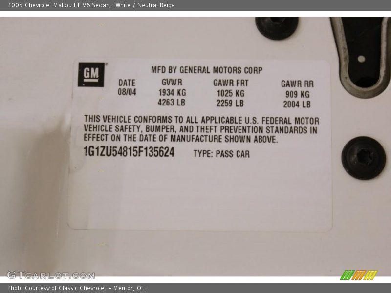 White / Neutral Beige 2005 Chevrolet Malibu LT V6 Sedan