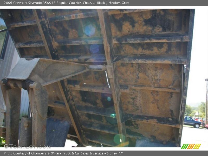 Black / Medium Gray 2006 Chevrolet Silverado 3500 LS Regular Cab 4x4 Chassis