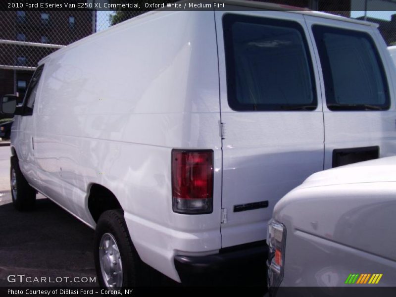 Oxford White / Medium Flint 2010 Ford E Series Van E250 XL Commericial