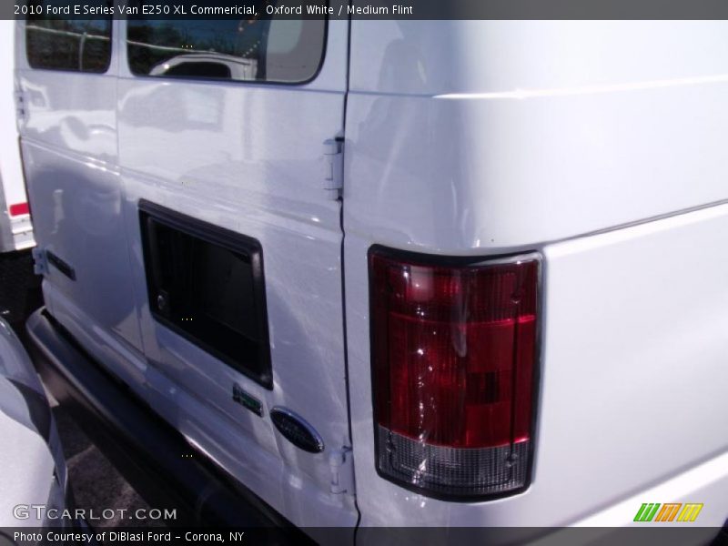 Oxford White / Medium Flint 2010 Ford E Series Van E250 XL Commericial