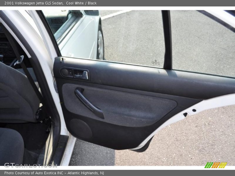 Cool White / Black 2001 Volkswagen Jetta GLS Sedan