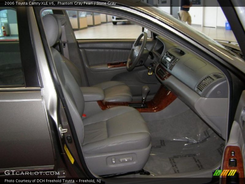 Phantom Gray Pearl / Stone Gray 2006 Toyota Camry XLE V6