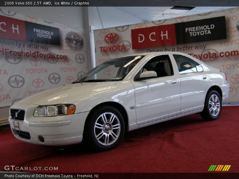 Ice White / Graphite 2006 Volvo S60 2.5T AWD