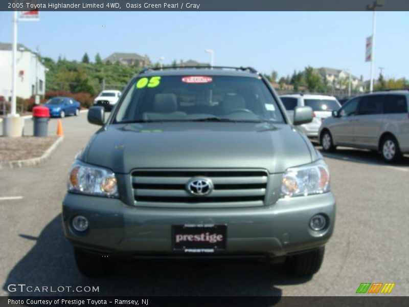 Oasis Green Pearl / Gray 2005 Toyota Highlander Limited 4WD