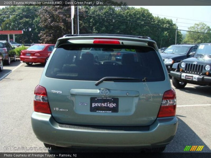 Oasis Green Pearl / Gray 2005 Toyota Highlander Limited 4WD