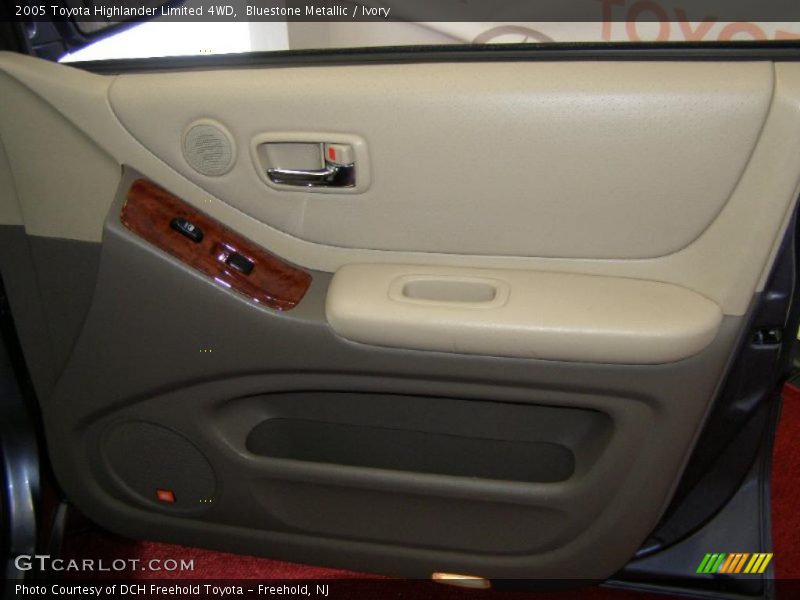 Bluestone Metallic / Ivory 2005 Toyota Highlander Limited 4WD