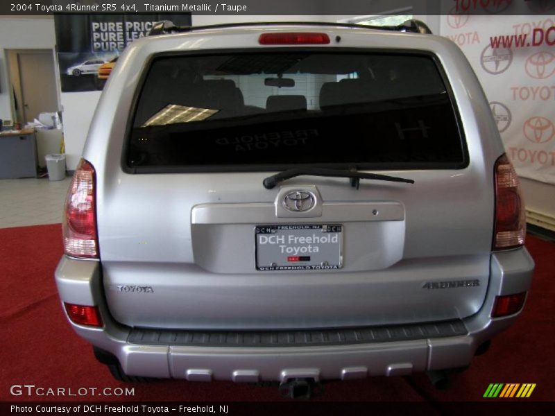 Titanium Metallic / Taupe 2004 Toyota 4Runner SR5 4x4