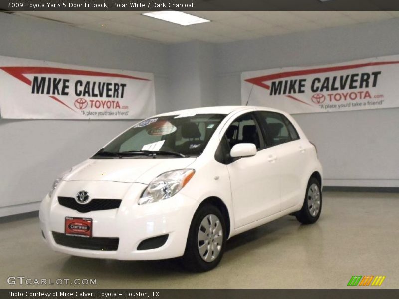 Polar White / Dark Charcoal 2009 Toyota Yaris 5 Door Liftback