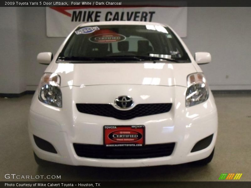 Polar White / Dark Charcoal 2009 Toyota Yaris 5 Door Liftback