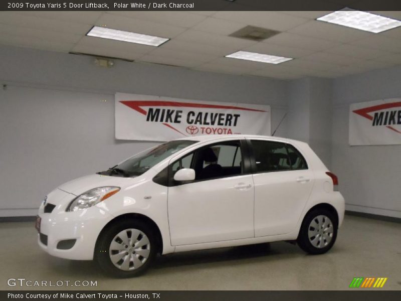 Polar White / Dark Charcoal 2009 Toyota Yaris 5 Door Liftback
