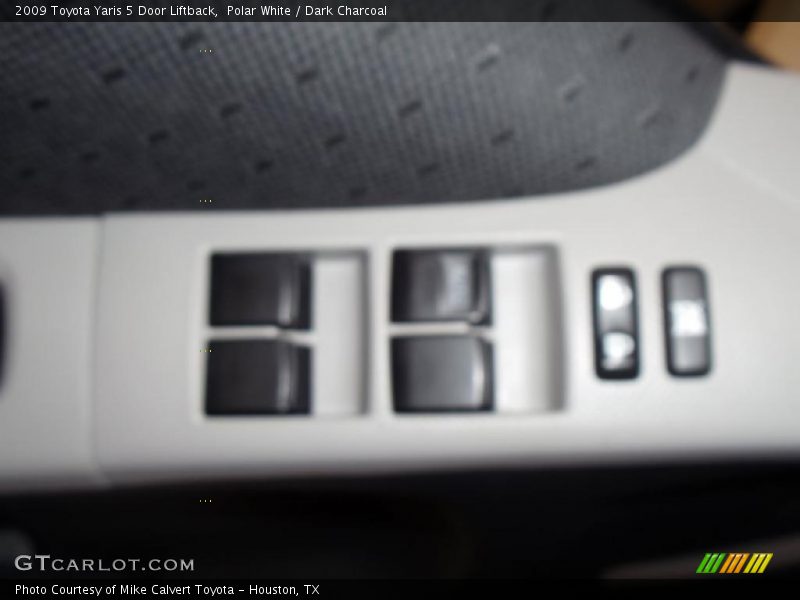 Polar White / Dark Charcoal 2009 Toyota Yaris 5 Door Liftback