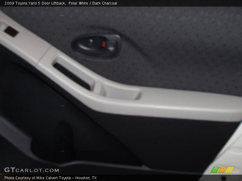 Polar White / Dark Charcoal 2009 Toyota Yaris 5 Door Liftback