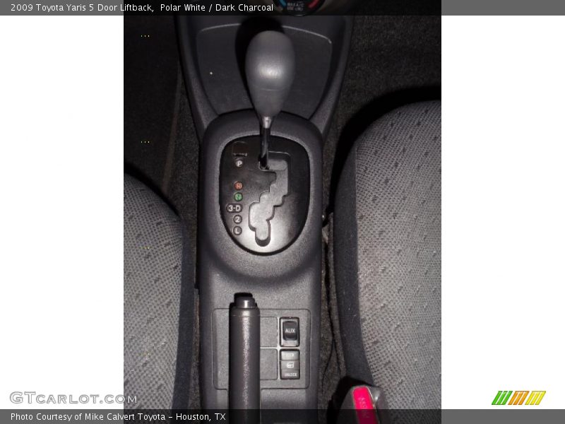 Polar White / Dark Charcoal 2009 Toyota Yaris 5 Door Liftback