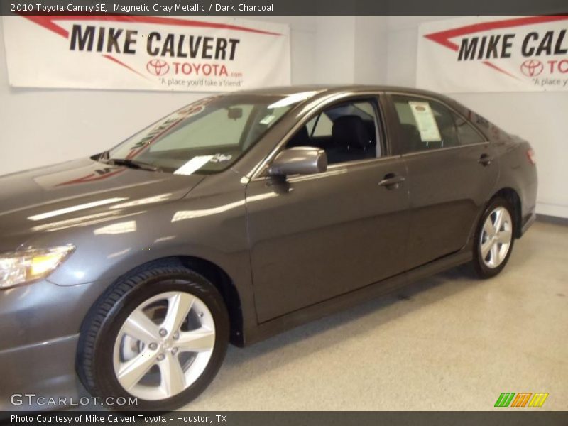 Magnetic Gray Metallic / Dark Charcoal 2010 Toyota Camry SE