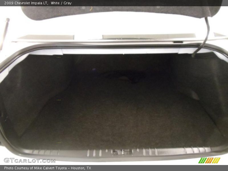 White / Gray 2009 Chevrolet Impala LT