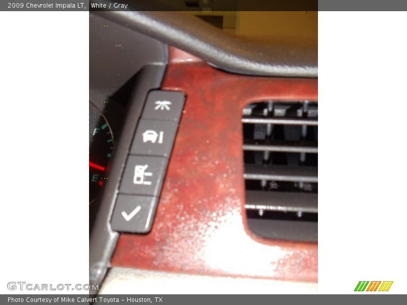 White / Gray 2009 Chevrolet Impala LT