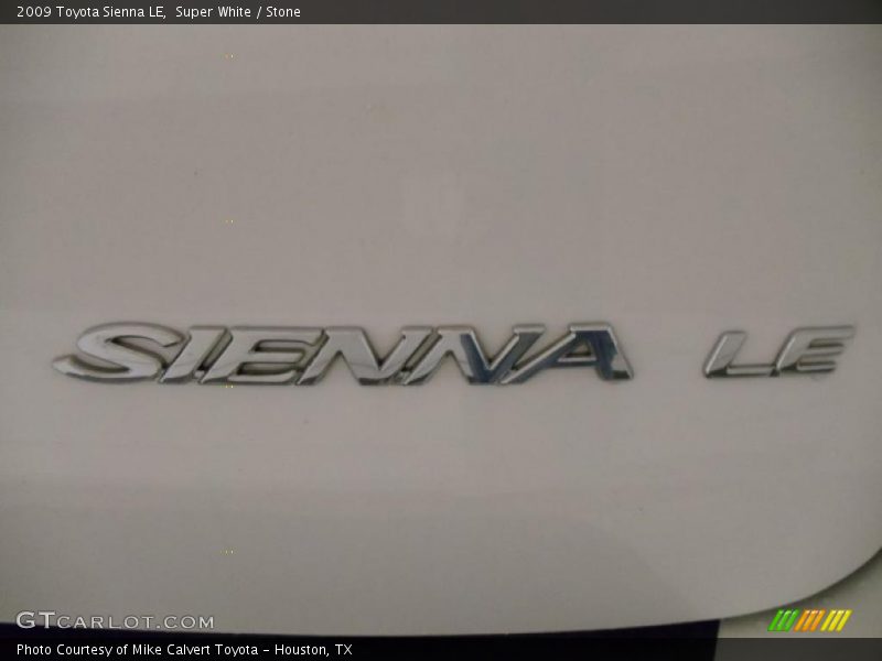 Super White / Stone 2009 Toyota Sienna LE