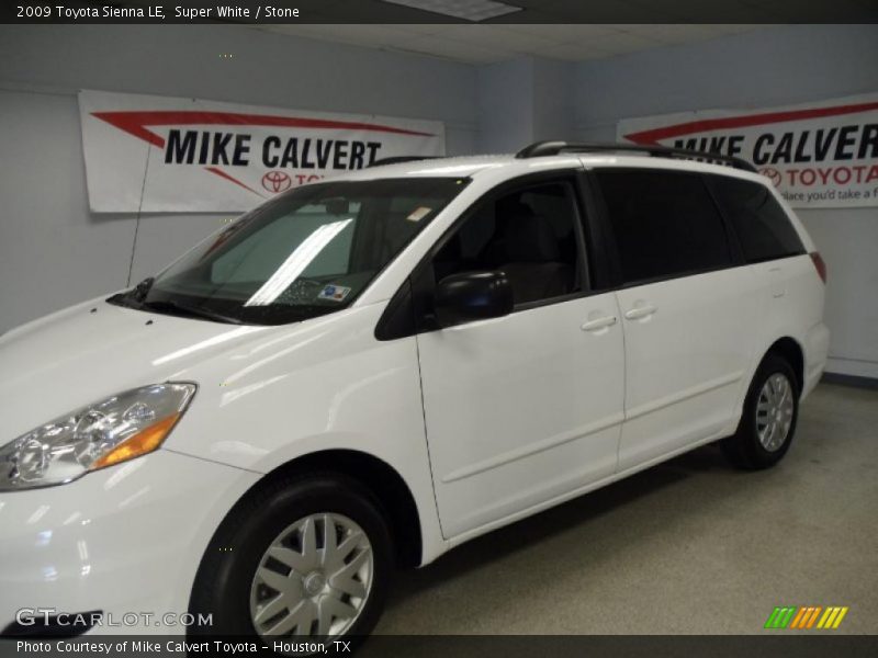 Super White / Stone 2009 Toyota Sienna LE