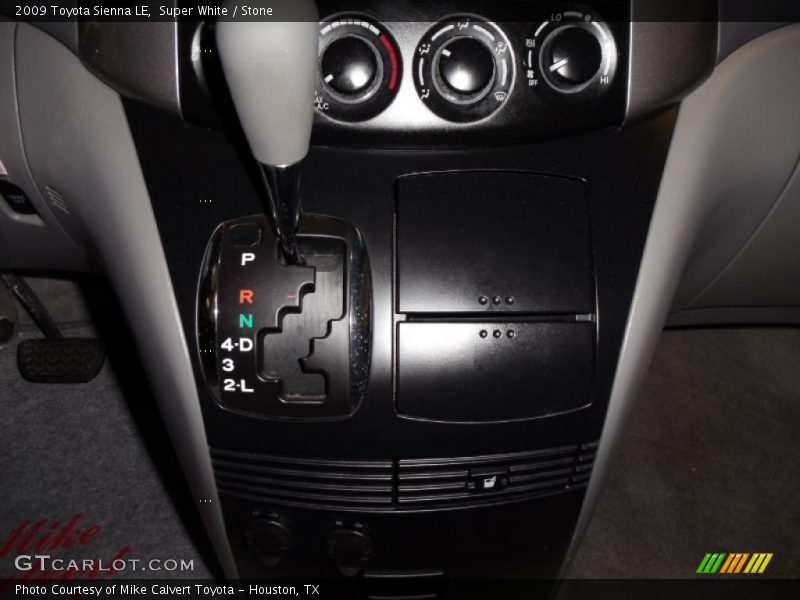 Super White / Stone 2009 Toyota Sienna LE