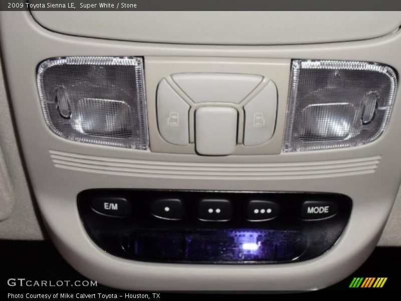Super White / Stone 2009 Toyota Sienna LE