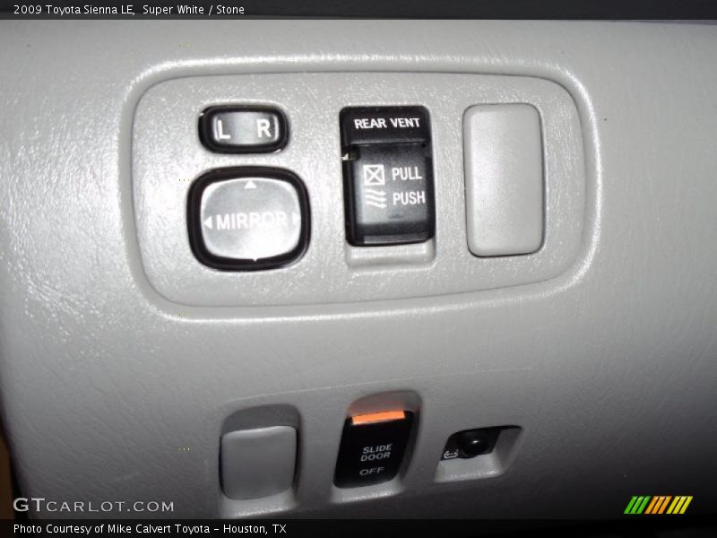 Super White / Stone 2009 Toyota Sienna LE