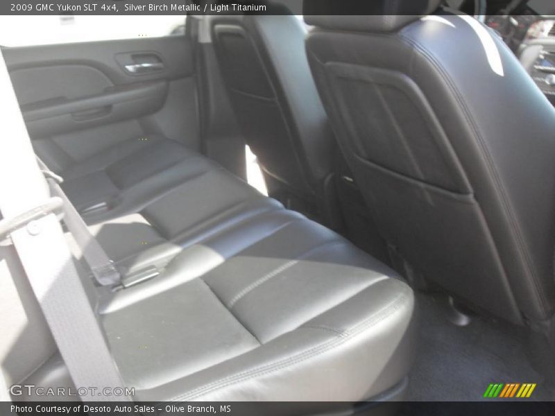 Silver Birch Metallic / Light Titanium 2009 GMC Yukon SLT 4x4