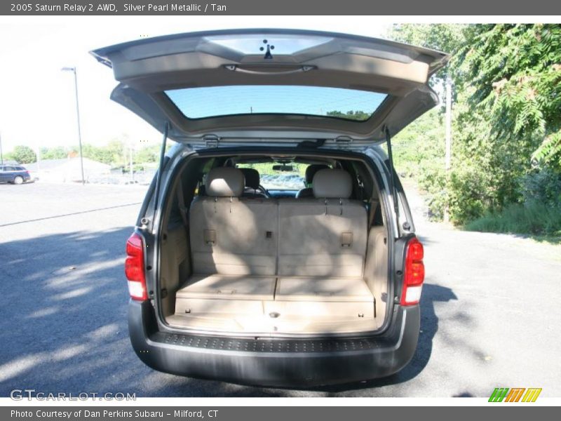 Silver Pearl Metallic / Tan 2005 Saturn Relay 2 AWD