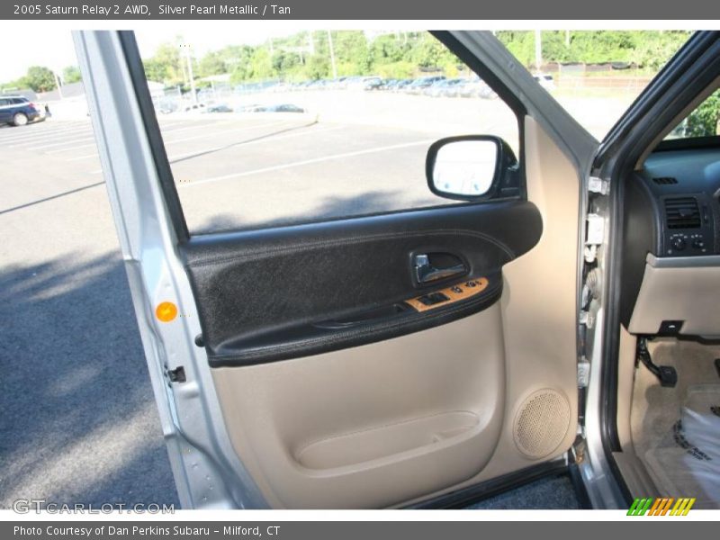 Silver Pearl Metallic / Tan 2005 Saturn Relay 2 AWD