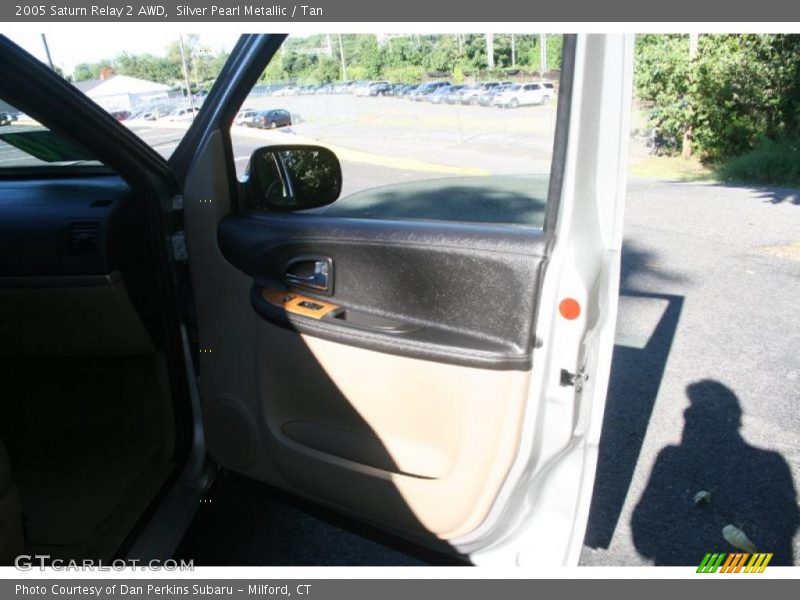 Silver Pearl Metallic / Tan 2005 Saturn Relay 2 AWD