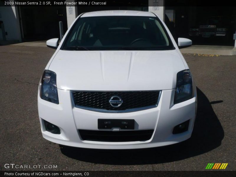 Fresh Powder White / Charcoal 2009 Nissan Sentra 2.0 SR