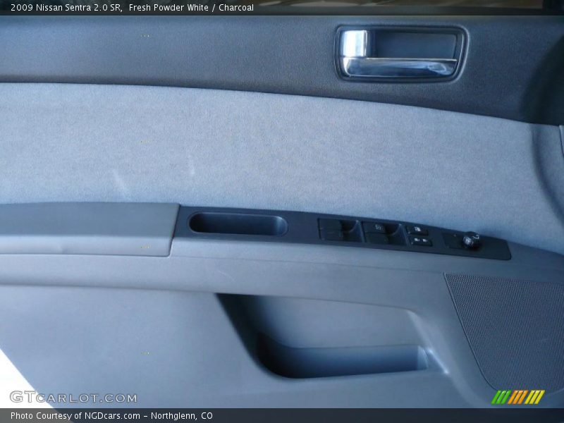 Fresh Powder White / Charcoal 2009 Nissan Sentra 2.0 SR