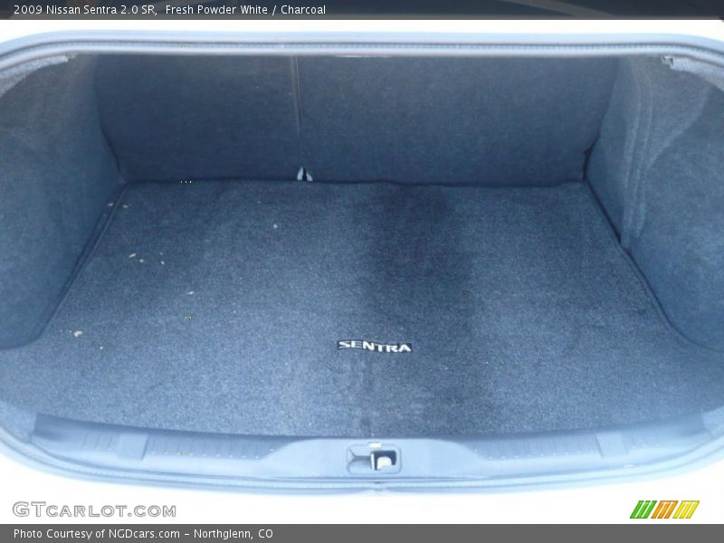 Fresh Powder White / Charcoal 2009 Nissan Sentra 2.0 SR