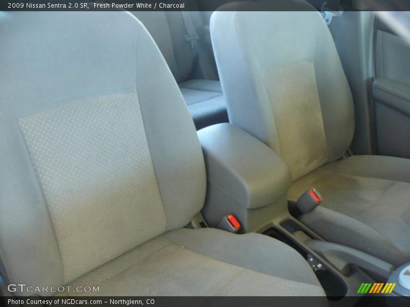 Fresh Powder White / Charcoal 2009 Nissan Sentra 2.0 SR