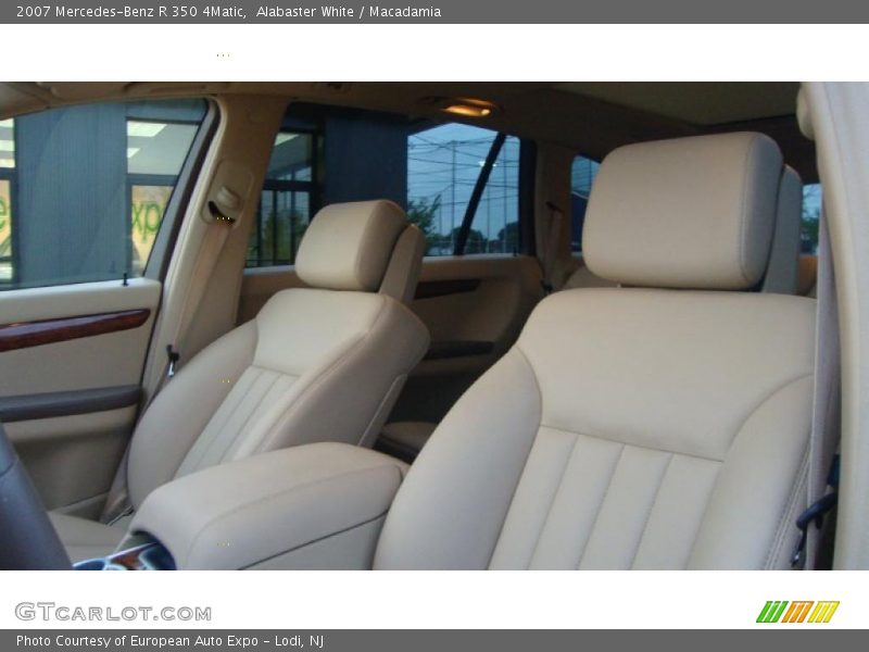 Alabaster White / Macadamia 2007 Mercedes-Benz R 350 4Matic