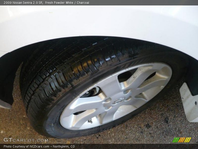 Fresh Powder White / Charcoal 2009 Nissan Sentra 2.0 SR