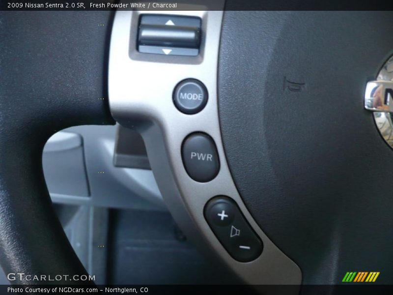 Fresh Powder White / Charcoal 2009 Nissan Sentra 2.0 SR