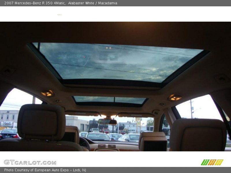 Alabaster White / Macadamia 2007 Mercedes-Benz R 350 4Matic