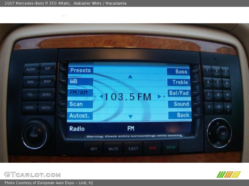 Alabaster White / Macadamia 2007 Mercedes-Benz R 350 4Matic
