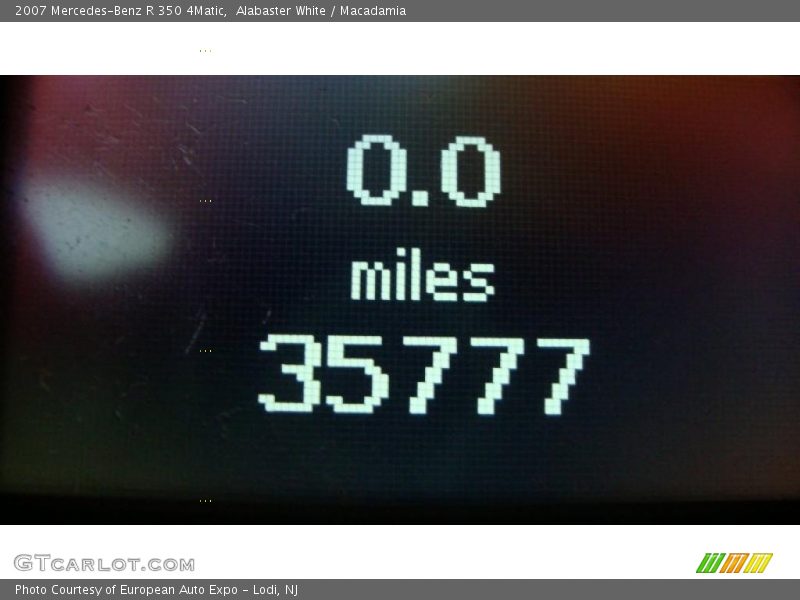 Alabaster White / Macadamia 2007 Mercedes-Benz R 350 4Matic