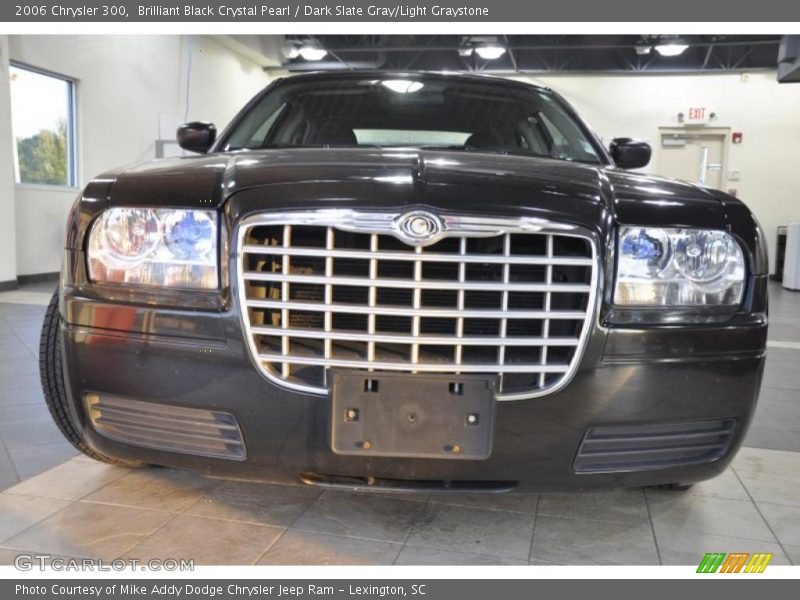 Brilliant Black Crystal Pearl / Dark Slate Gray/Light Graystone 2006 Chrysler 300