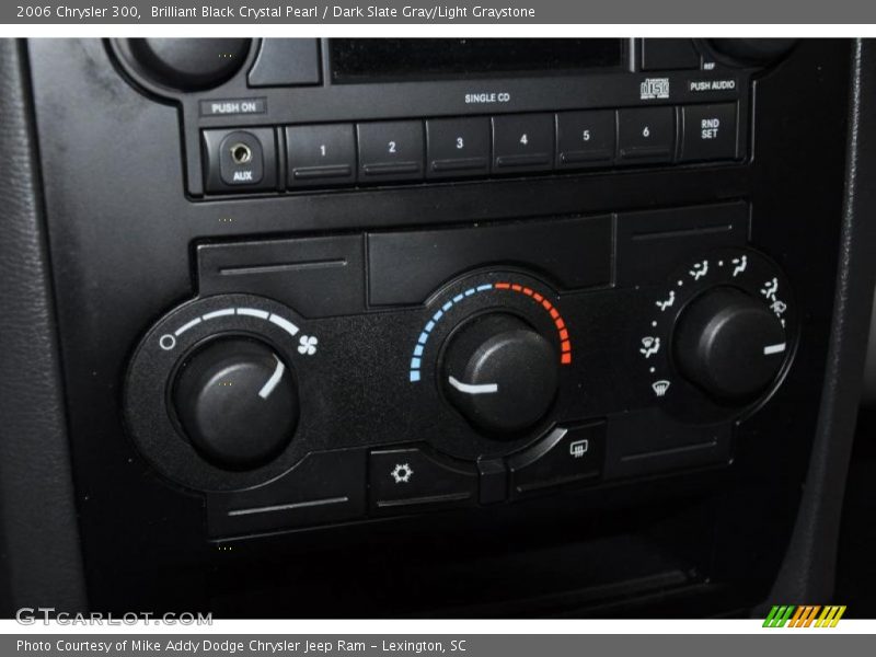 Brilliant Black Crystal Pearl / Dark Slate Gray/Light Graystone 2006 Chrysler 300