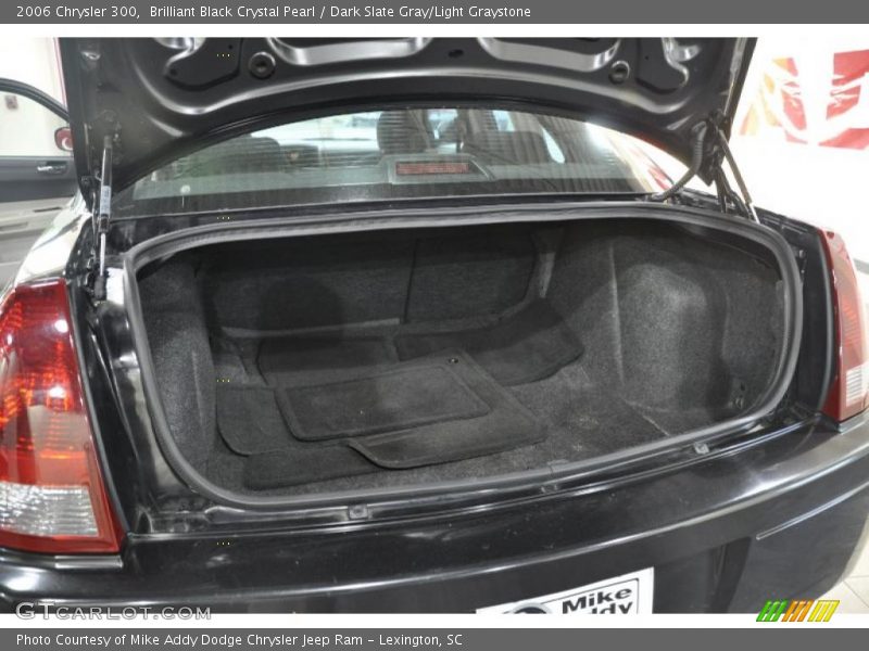 Brilliant Black Crystal Pearl / Dark Slate Gray/Light Graystone 2006 Chrysler 300