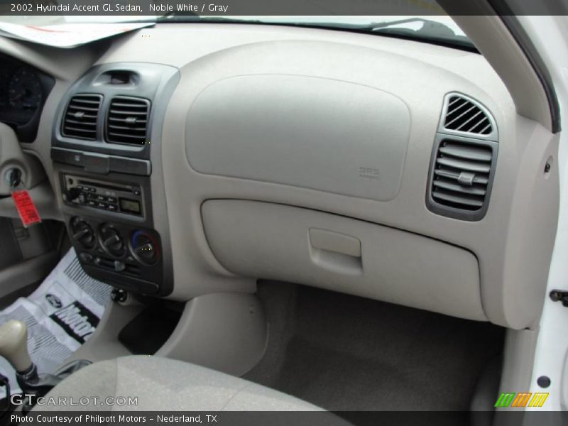 Noble White / Gray 2002 Hyundai Accent GL Sedan