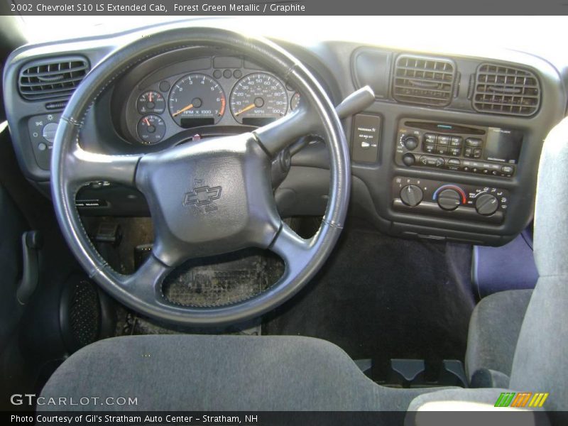 Forest Green Metallic / Graphite 2002 Chevrolet S10 LS Extended Cab