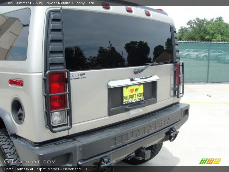 Pewter Metallic / Ebony Black 2005 Hummer H2 SUV