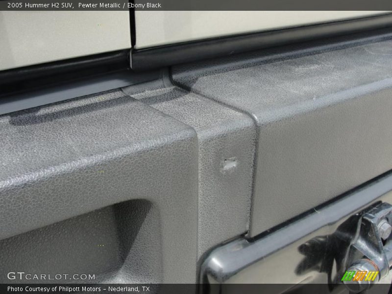 Pewter Metallic / Ebony Black 2005 Hummer H2 SUV
