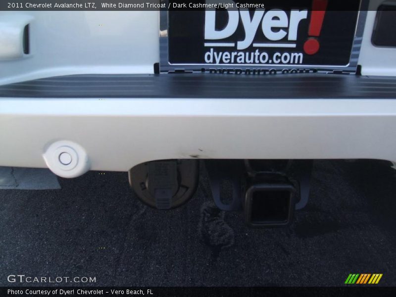 White Diamond Tricoat / Dark Cashmere/Light Cashmere 2011 Chevrolet Avalanche LTZ