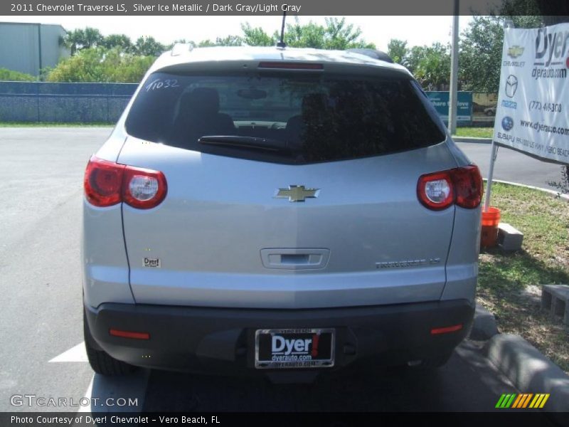 Silver Ice Metallic / Dark Gray/Light Gray 2011 Chevrolet Traverse LS