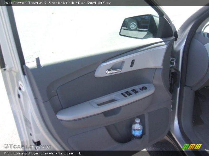 Silver Ice Metallic / Dark Gray/Light Gray 2011 Chevrolet Traverse LS